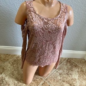 Ambiance XL, Cut off at shoulder, Long sleeves. Evening Shirt